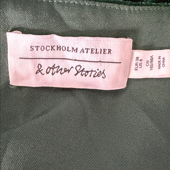 & Other Stories Stocholm Atelier Green Velvet Pleated V-Neck Belted Dress Size 8 - Picture 7 of 9